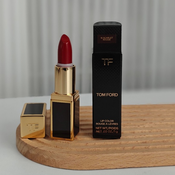 New Tom Ford Lip Color #16 Scarlet Rouge Travel Size 0.03 oz/ 1 g - Picture 1 of 2